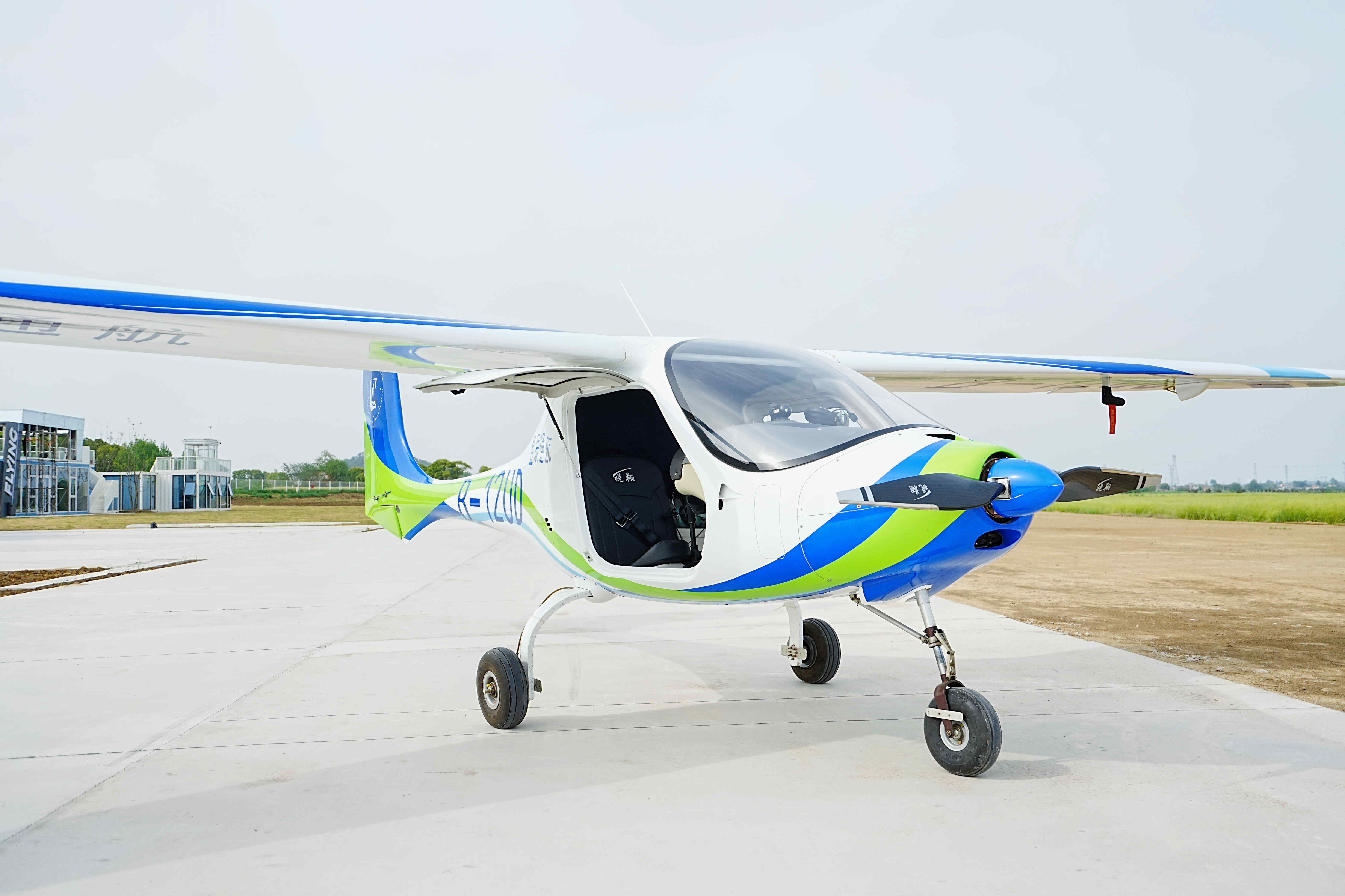 Electric fixed-wing aircraft: Innovations from Changzhou Zhonglian Aviation Technology Co., Ltd – Li