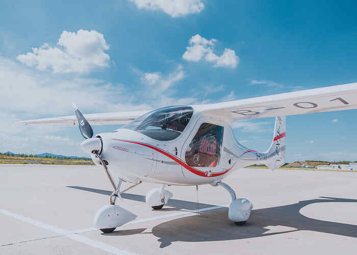 Comparison of Operating Costs Between Electric (EV) and Petrol Aircraft A Detailed Breakdown of RX1E