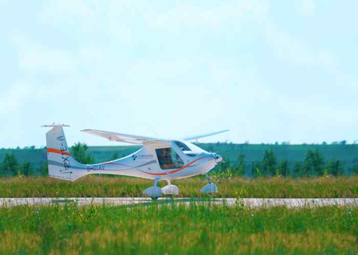 Comparison of Operating Costs Between Electric (EV) and Petrol Aircraft A Detailed Breakdown of RX1E