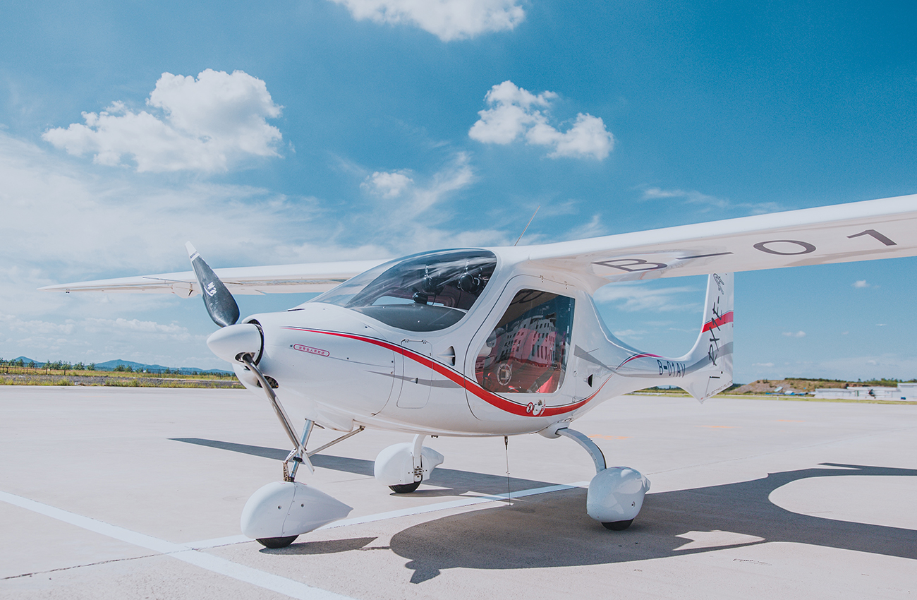 Comparison of Operating Costs Between Electric (EV) and Petrol Aircraft A Detailed Breakdown of RX1E