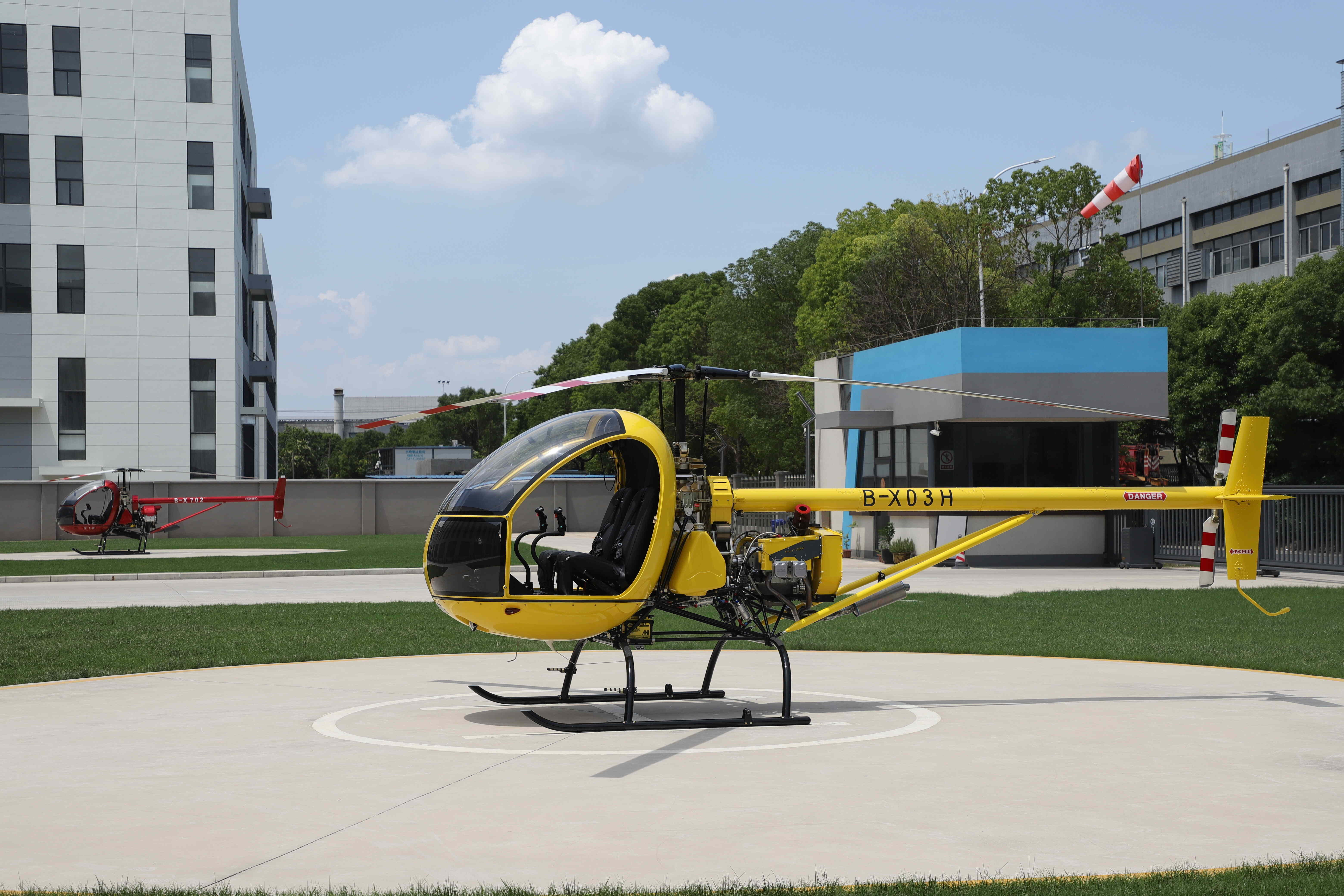 flyben helicopters for sale: Brazilian Client Marco de Campos Visits Zhonglian Aviation Technology 
